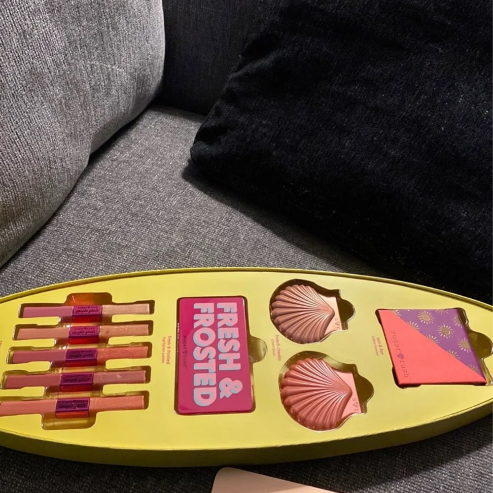 Tarte Cosmetics - Picture 3 of 3